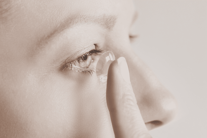 Lentilles de contact : types, conseils d’entretien et routine quotidienne