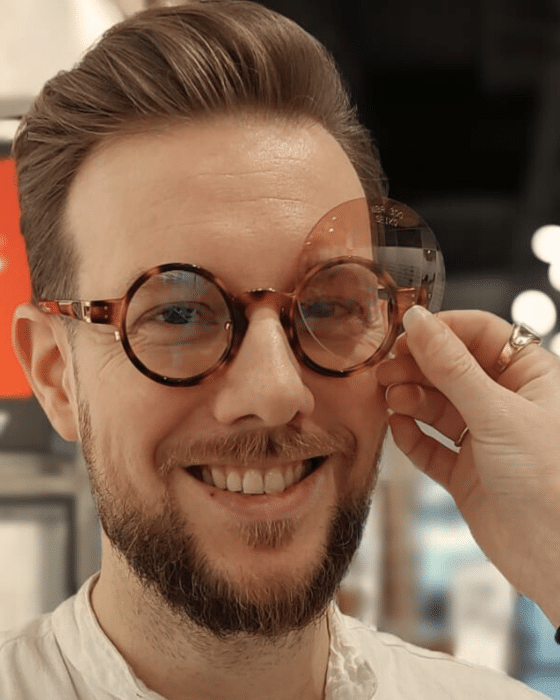 Tout savoir sur les verres dégradés : style et conseils pour bien choisir